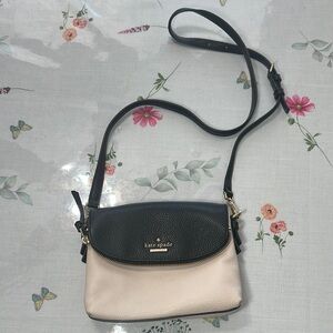 Kate Spade multipocket Black and Cream Crossbody Bag